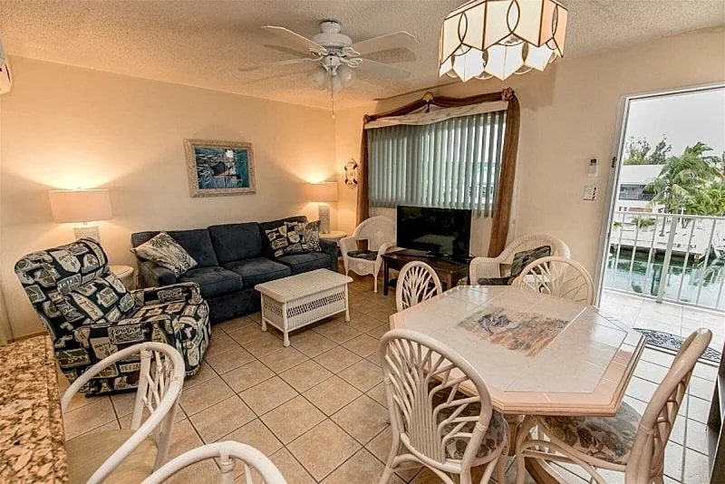 Comfy Condo 1bed/1bath nightly condo with pool in Marathon, Florida, United States — photo 2