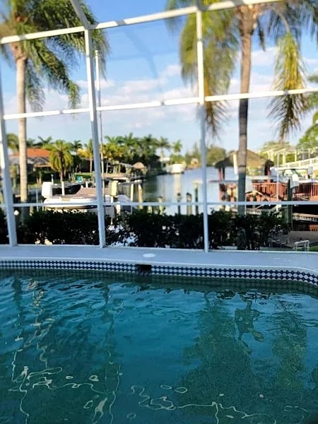 Beautiful Private Oasis with pool and private Dock on the water in Cape Coral, Florida, United States — photo 3