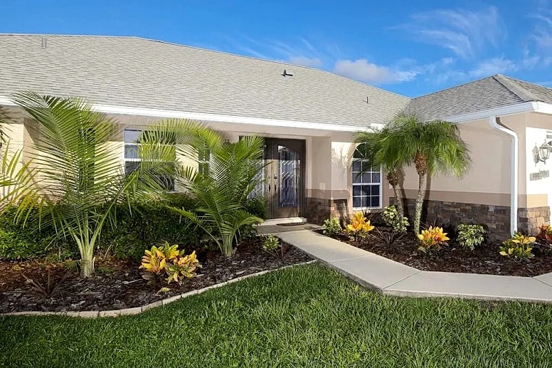 SUN, FUN AND RELAX IN THIS BEAUTIFUL POOL HOME