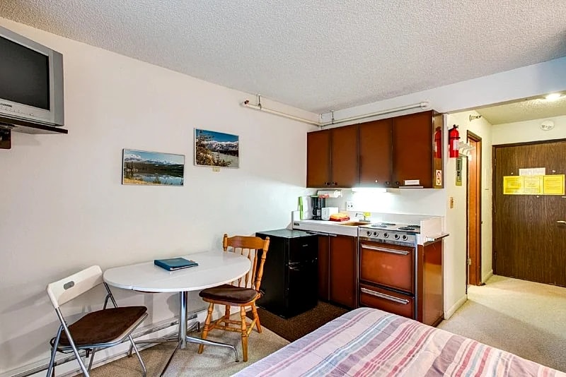 Snowline Lodge Condo #9 - Convenient - Inexpensive in Glacier, Washington, United States — photo 3