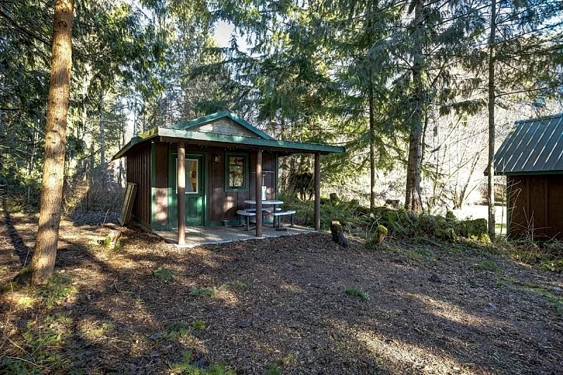 Maple Falls Cabin #72 - Sleeps 2 - Pets Ok