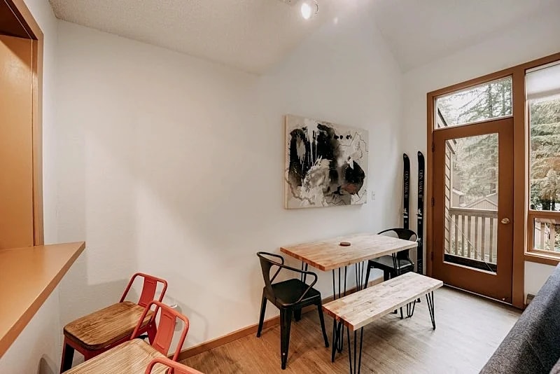 Snowater Condo #88 - Wi-Fi - Fireplace - Sleeps 6 in Glacier, Washington, United States — photo 5
