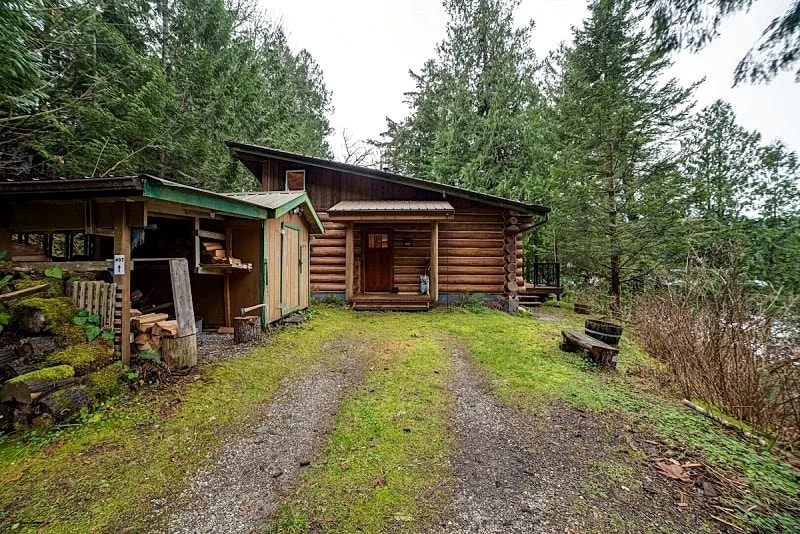 97MF - Lakeside - Dock - BBQ - Pets Ok - Sleeps 6 in Maple Falls, Washington, United States — photo 3