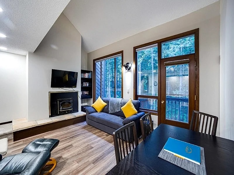 Snowater Condo #68 - Wi-Fi - Dishwasher - Sleeps 4 in Glacier, Washington, United States — photo 3