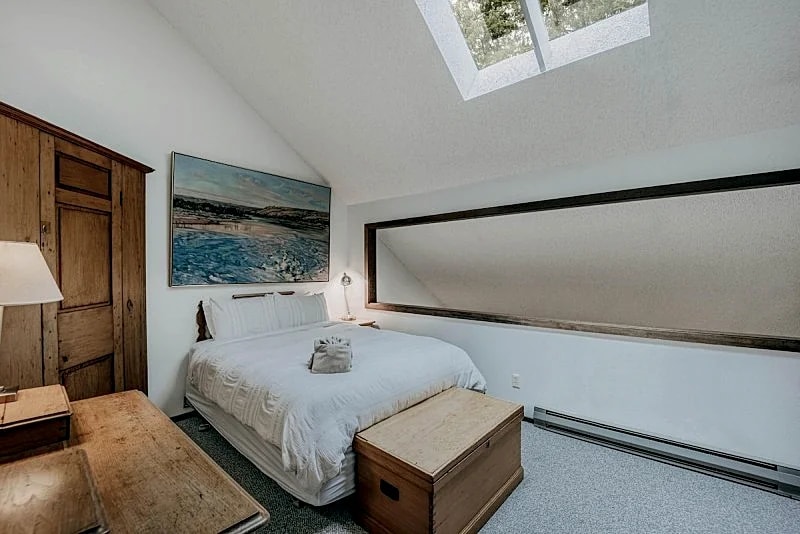 Snowater Condo #57 - Fireplace - WiFi - Sleeps 6 in Glacier, Washington, United States — photo 3