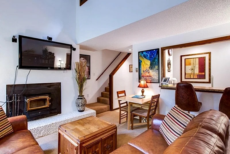 Snowater Condo #31 - Fireplace - WiFi - Sleeps 4 in Glacier, Washington, United States — photo 3
