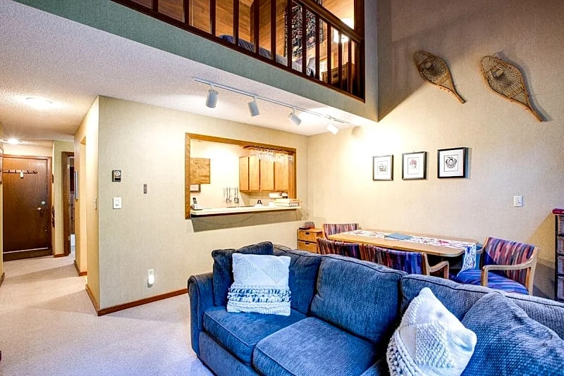 Snowater Condo #59 - Wi-Fi - Sleeps 6 in Glacier, Washington, United States — photo 4