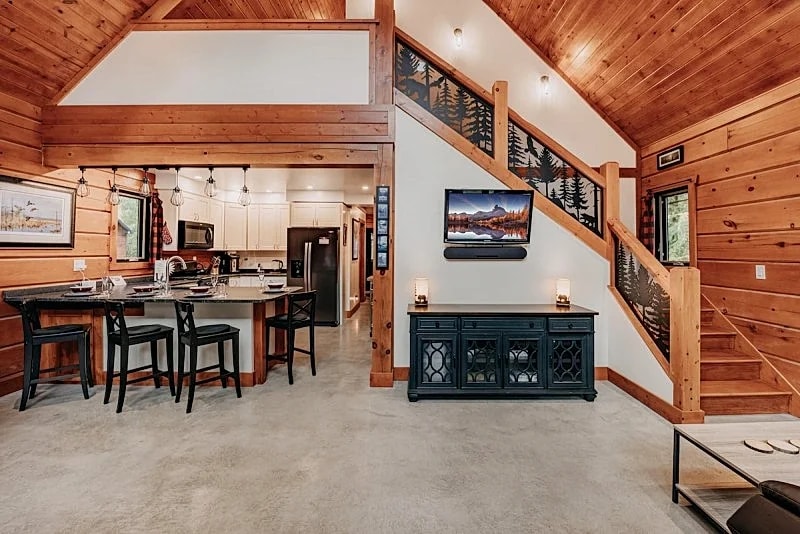 Mt. Baker Rim Cabin #42 - The Hunter's Moon Hideaway in Deming, Washington, United States — photo 4