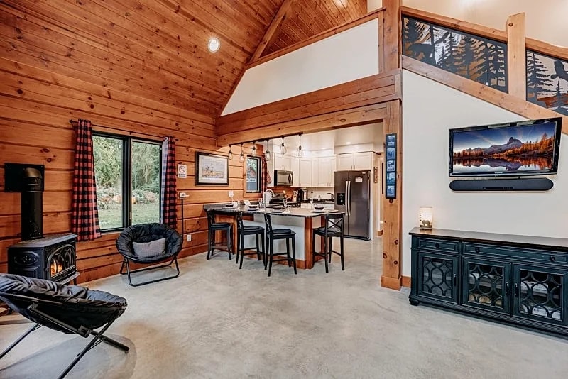 Mt. Baker Rim Cabin #42 - The Hunter's Moon Hideaway in Deming, Washington, United States — photo 5