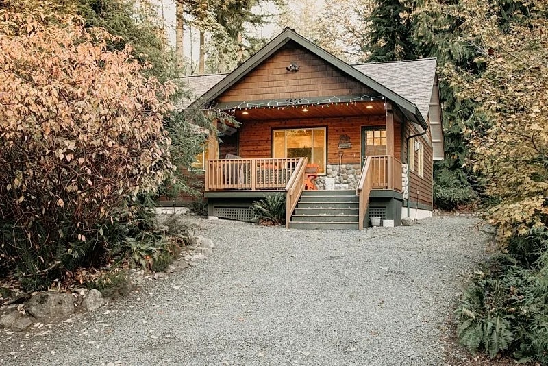 Glacier Springs Cabin 65 - Hot Tub - Wi-Fi in Deming, Washington, United States — photo 1