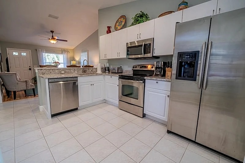 SOUTH VENICE HOME WITH A HEATED POOL, CLOSE TO GORGEOUS BEACHES in Venice, Florida, United States — photo 5