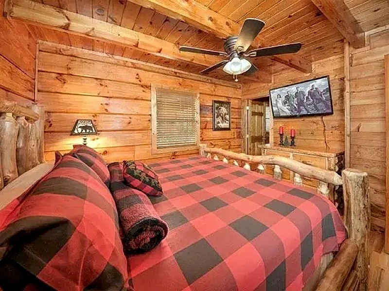 Honey Bear Hollow – Country Pines Resort in Sevierville, Tennessee, United States — photo 2