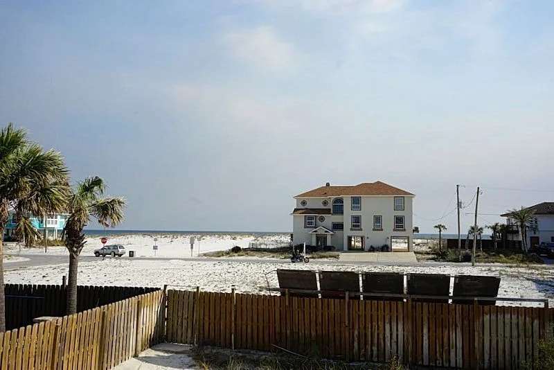 Gorgeous House With Large Private Pool - Pensacola Beach in Pensacola, Florida, United States — photo 4
