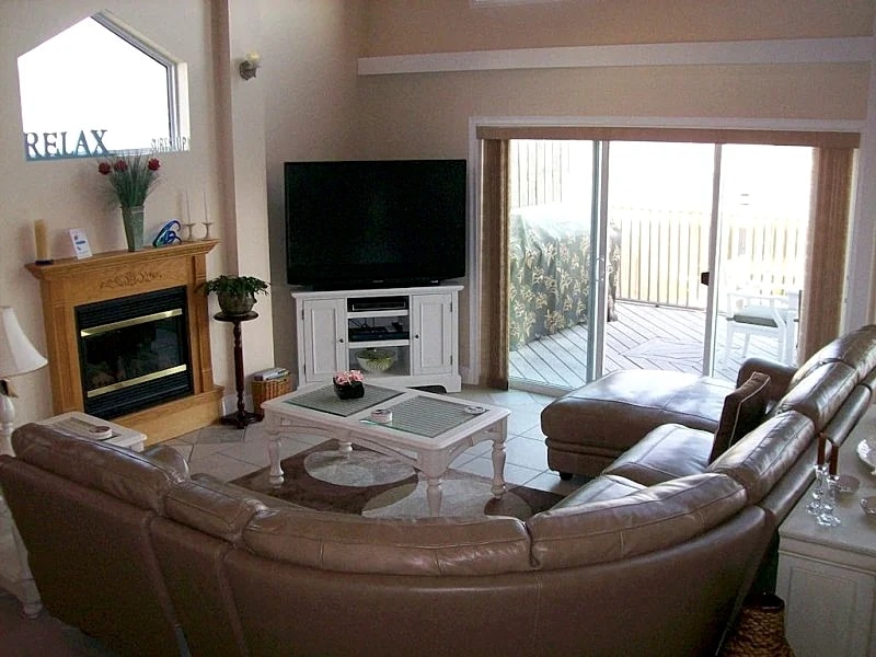 Gorgeous House With Large Private Pool - Pensacola Beach in Pensacola, Florida, United States — photo 5
