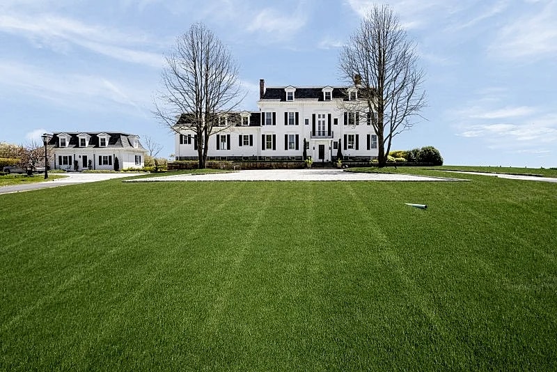 Luxury Seaside Villa with water views, large deck, walking distance to beach/restaurants in Stonington, Connecticut, United States — photo 1