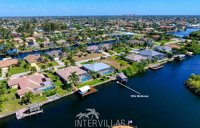 Cape Coral Vacation Homes | Villa Bellevue in Cape Coral, Florida, United States — photo 2