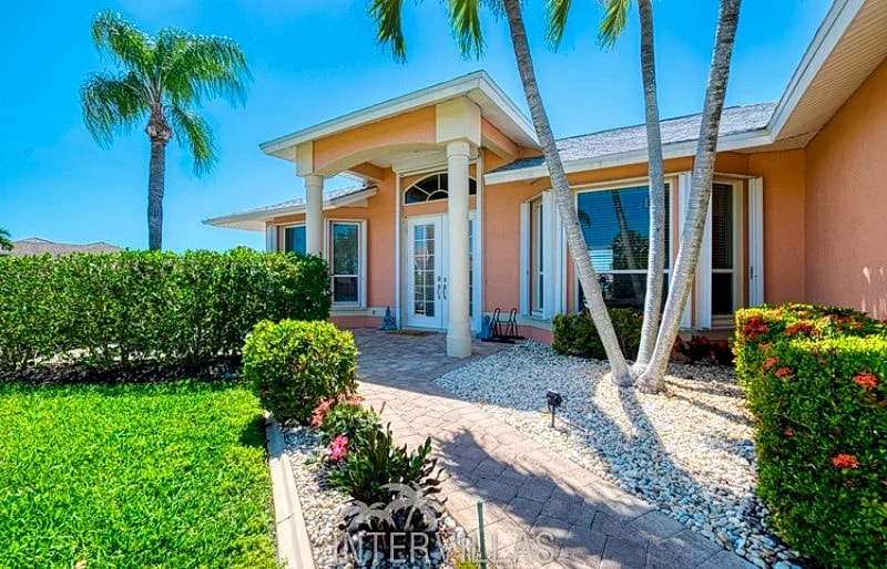 Cape Coral Vacation Homes | Villa Bellevue in Cape Coral, Florida, United States — photo 4
