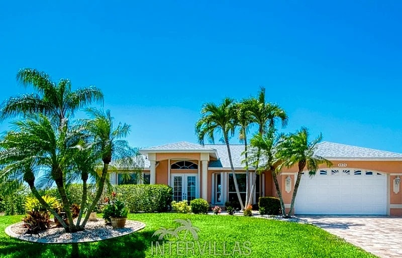 Cape Coral Vacation Homes | Villa Bellevue