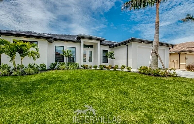 Cape Coral Vacation Rentals | Villa Edgewater