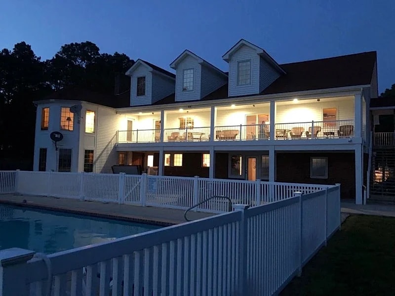 Year Round Waterfront Estate / Family Reunions / Retreats - Sleeps 28 in Cambridge, Maryland, United States — photo 5