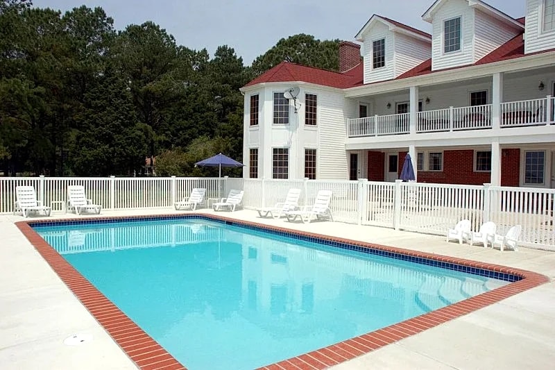 Year Round Waterfront Estate / Family Reunions / Retreats - Sleeps 28 in Cambridge, Maryland, United States — photo 4