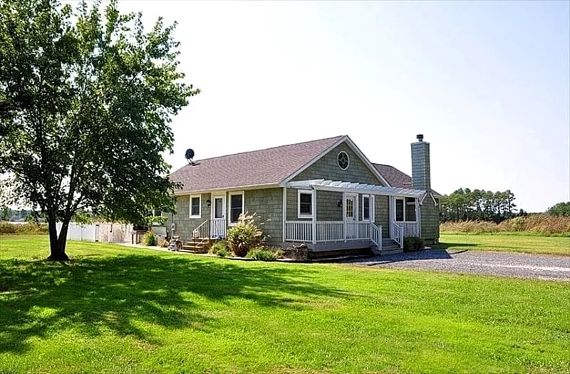 Cedar Point 6.5 Acre Waterfront Family Retreat With Pool And Sandy Beach! in Cambridge, Maryland, United States — photo 2