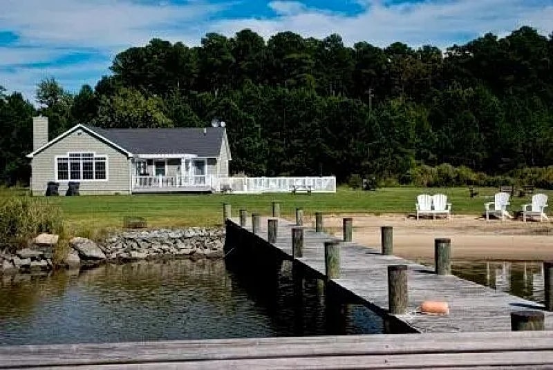 Cedar Point 6.5 Acre Waterfront Family Retreat With Pool And Sandy Beach! in Cambridge, Maryland, United States — photo 3