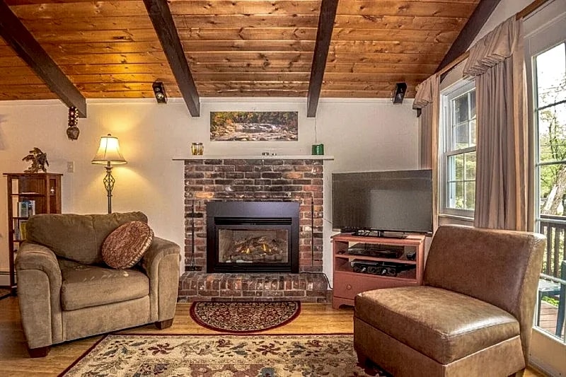 Updated Chalet - Private Setting - 5 Mi From Storyland » Intervale in Conway, New Hampshire, United States — photo 2