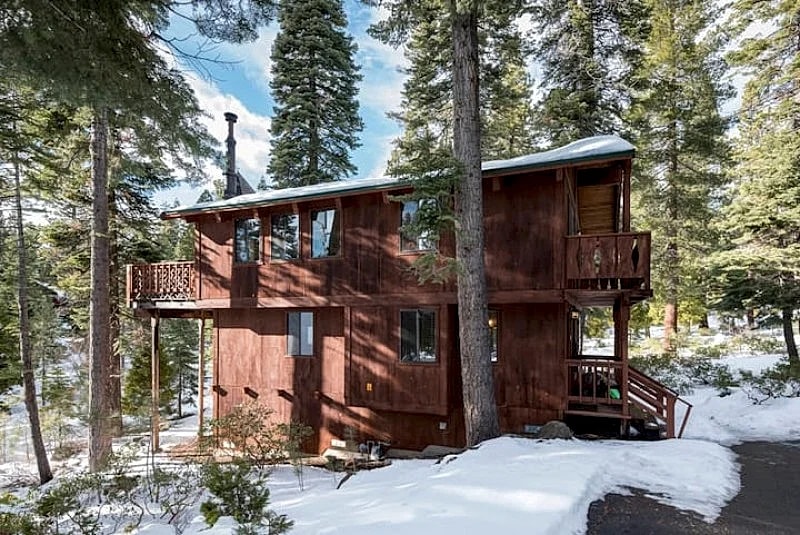 Lake Tahoe Vacation Rentals | 4BR Near Northstar with Hot Tub