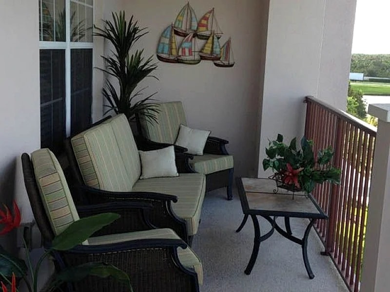Emerald Isle Penthouse Condo next to the Pool @ Vista Cay
