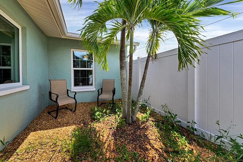 UNWIND IN PRIVATE, HEATED POOL! OR SUN AND FUN AT NEARBY BEACHES! in Venice, Florida, United States — photo 5