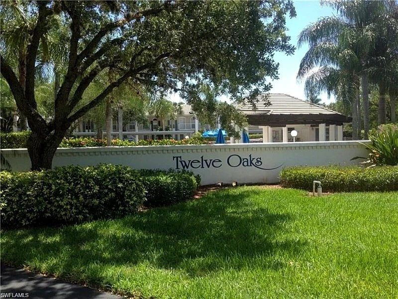 Twelve Oaks CIR | Naples Vacation Condo in Naples, Florida, United States — photo 4
