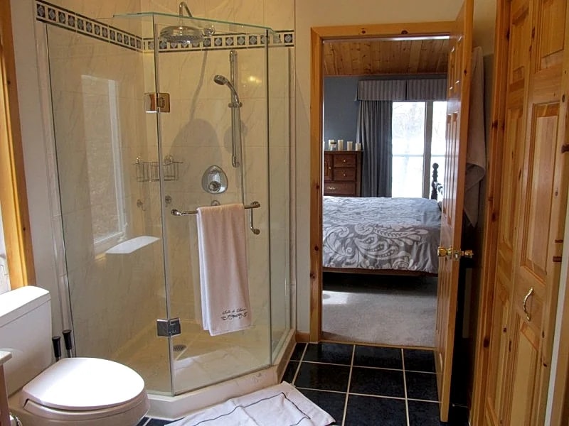 All-Star Retreat Cottage - F388 in Riley Lake, Ontario, Canada — photo 3