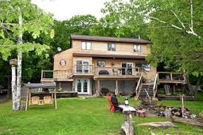 Cecebe Charm -F415 in Riley Lake, Ontario, Canada — photo 2