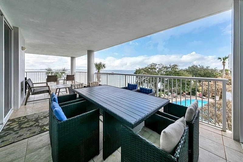 Destin West Heron 303