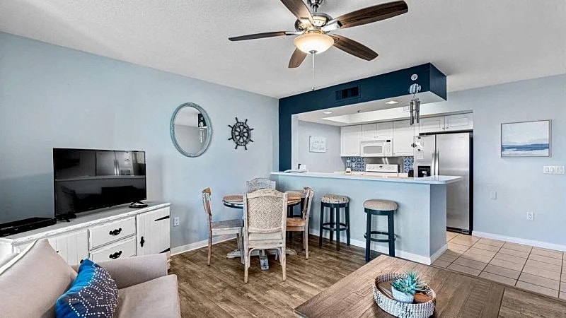 Destin West Pelican 402 in Okaloosa Island, Florida, United States — photo 4