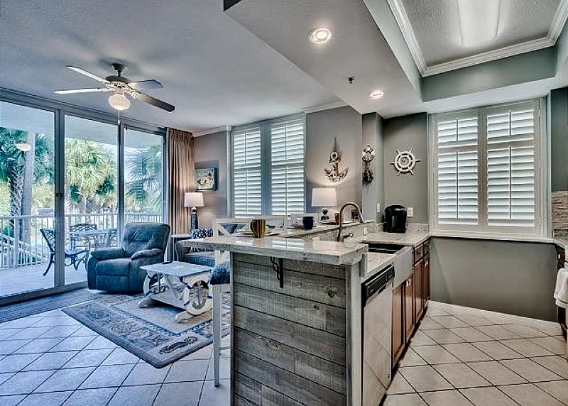 Sandpiper L01 Updated in 2020 2 BR 2 Bath Sandpiper Ground Floor Condo in Okaloosa Island, Florida, United States — photo 1