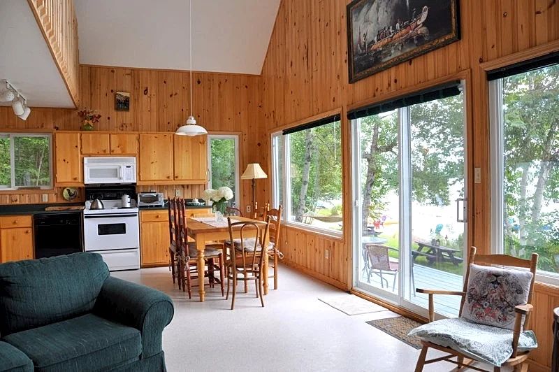 Cottage #491 Lake Bernard, 3-BR, 1-BA, Sundridge in Sundridge, Ontario, Canada — photo 4