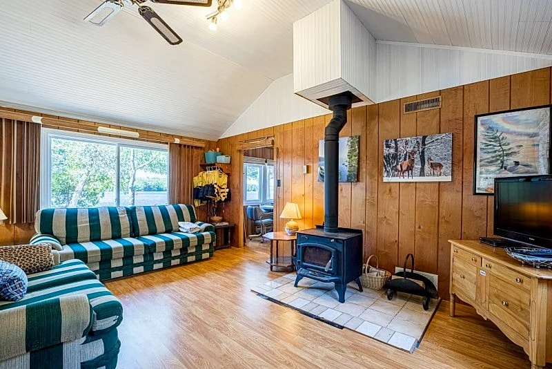 Bear Lake Cottage #499, 2-BR, 1-BA in Burk's Falls in McMurrich, Ontario, Canada — photo 3
