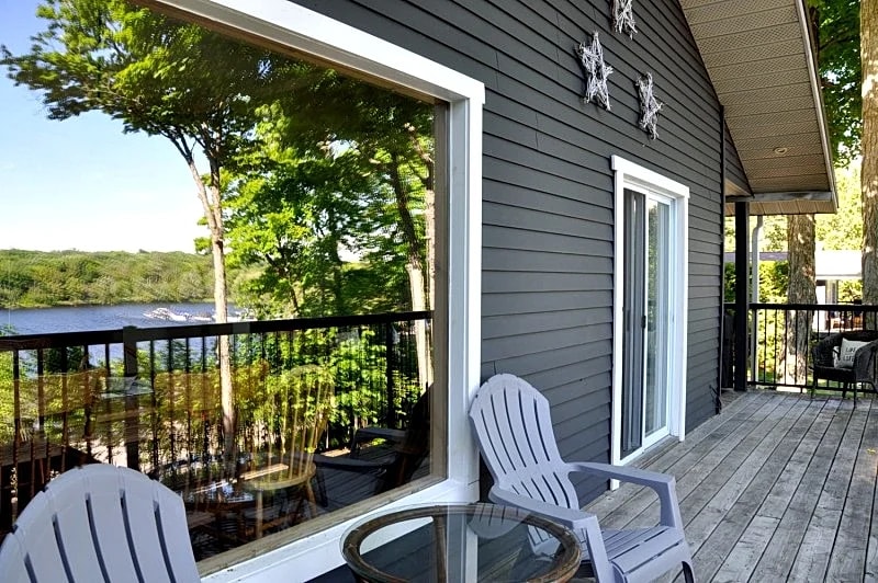 The Salmon Cottage #204, 5-BR, 2-BA on Healey Lake in Parry Sound, Ontario, Canada — photo 4
