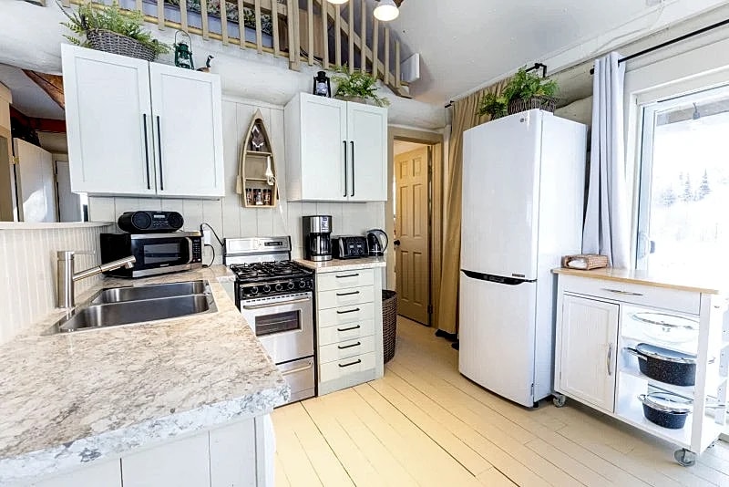 Foote Lake Cottage #430, 4-BR, 3-BA, Huntsville in Huntsville, Ontario, Canada — photo 3