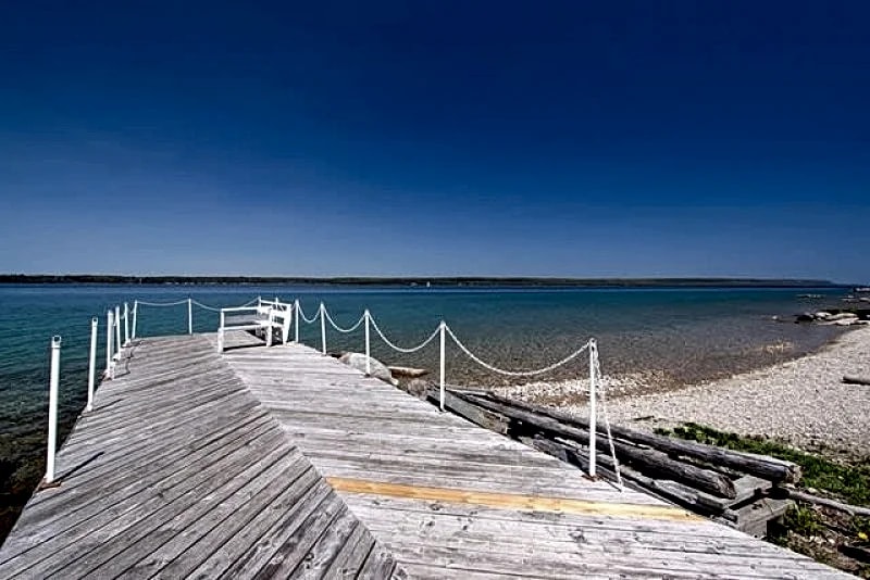 Georgian Bay Cottage #1624, 4-BR, 2-BA, Wiarton in Wiarton, Ontario, Canada — photo 3