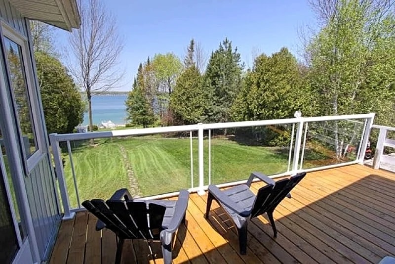Georgian Bay Cottage #1624, 4-BR, 2-BA, Wiarton in Wiarton, Ontario, Canada — photo 2