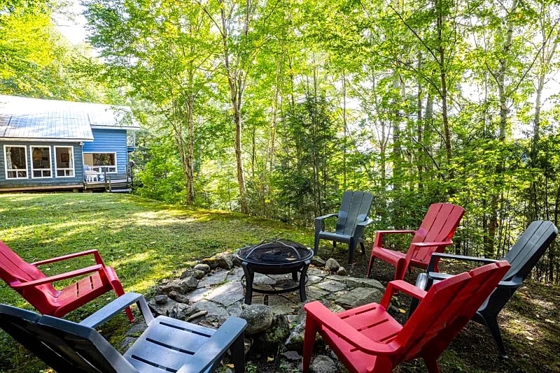 Tasso Lake Cottage #179, 4-BR, 1-BA, Huntsville in Huntsville, Ontario, Canada — photo 2