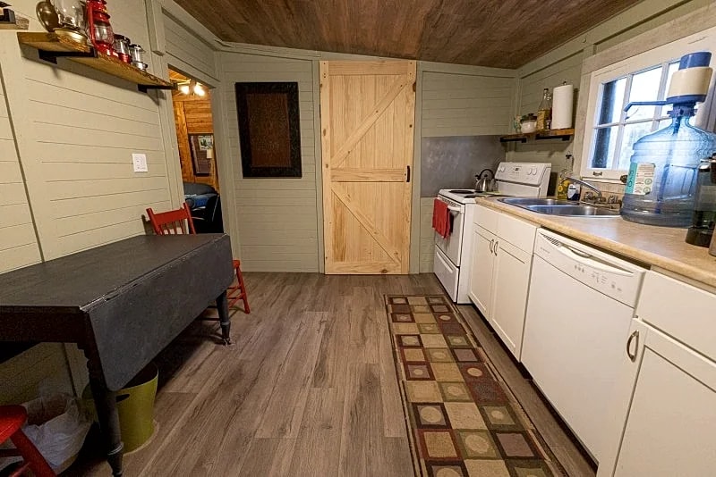 Muskoka River Cottage #146, 4-BR, 1-BA, Bracebridge in Huntsville, Ontario, Canada — photo 5