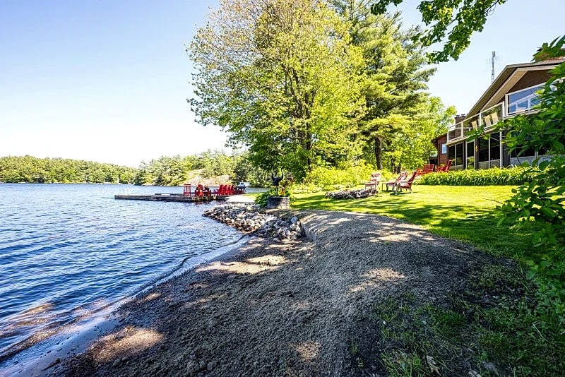 Kahshe Lake Cottage #904, 3-BR, 5-BA, Muskoka Lakes in Gravenhurst, Ontario, Canada — photo 5