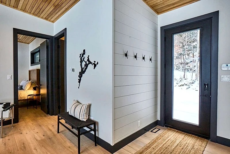Beautiful & Stylish Waterfront Cottage #366 on Lake of Bays in Lake Of Bays, Ontario, Canada — photo 3