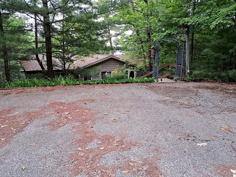 Unique 5-BR, 3-BA Cottage #231 on Lake Muskoka