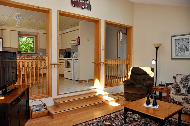 Grandview Lake Cottage #305 with a Sandy Beach in Muskoka in Huntsville, Ontario, Canada — photo 4
