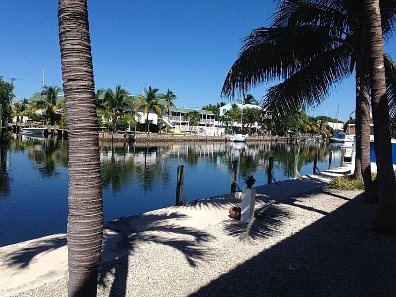 Cozy & Charming Waterfront Condo - Marathon